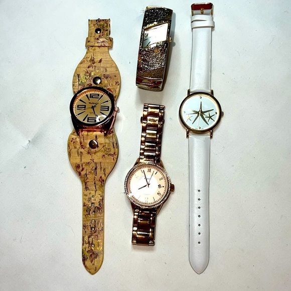Fossil Accessories - Lot of 4 watches that need batteries including fossil